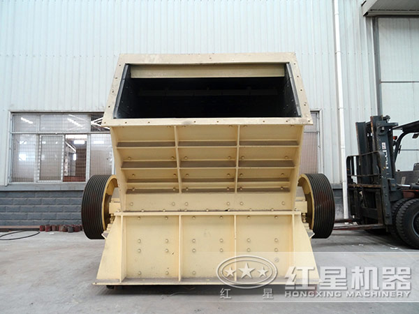 1315反擊式破碎機時產(chǎn)量可達多少噸？