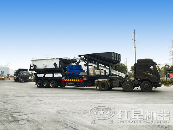 車載式移動制砂機入駐云貴地區(qū)，拉動當?shù)亟?jīng)濟發(fā)展