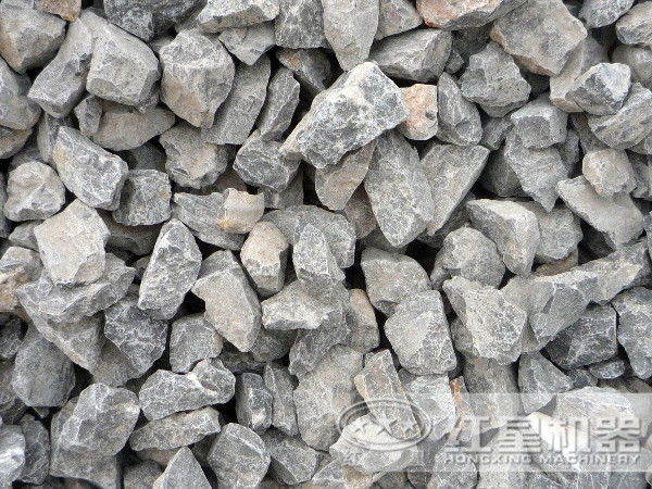 粉碎石灰石建議使用的大型礦石破碎機是鱷嘴式的，還是錘式的？