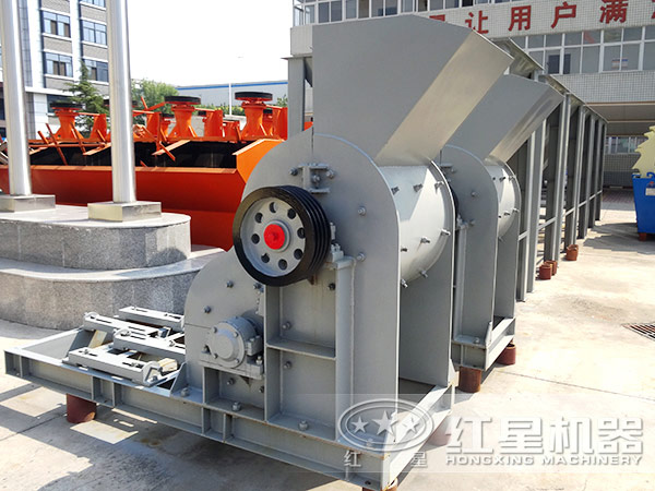 大塊煤怎么弄碎？無篩底雙級(jí)粉碎機(jī)來幫忙