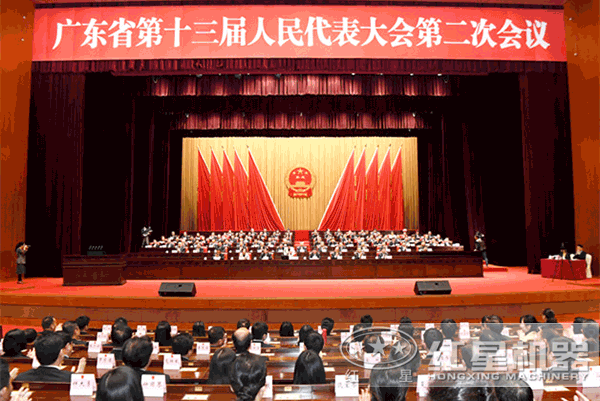 大型流動粉碎石頭一體機多少錢一臺？