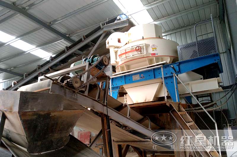 河石碎沙機(jī)多少錢(qián)？生產(chǎn)出來(lái)的人工沙與河沙有什么區(qū)別？